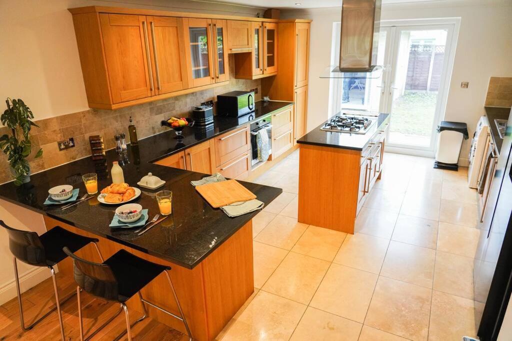 Large 4-Bed House For Up To 7 Guests W 2X Parking Villa Oxford Luaran gambar